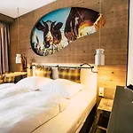 Hotel Cocoon Hauptbahnhof 4*