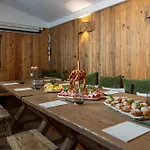 Cocoon Hauptbahnhof מלון 4*