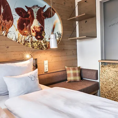 Hotell Cocoon Hauptbahnhof 4*