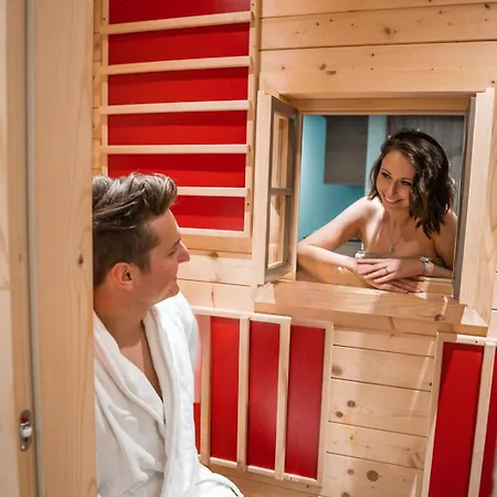 Hotell Cocoon Hauptbahnhof 4*