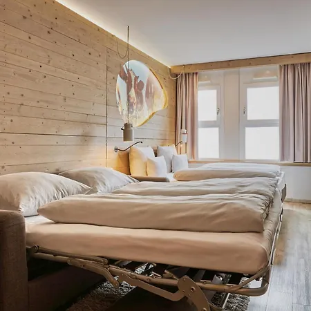 Hotell Cocoon Hauptbahnhof 4*