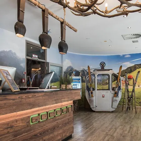Cocoon Hauptbahnhof Hotell 4*