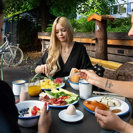 Hotell Cocoon Hauptbahnhof 4*