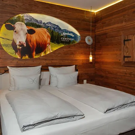 Cocoon Hauptbahnhof Otel 4*