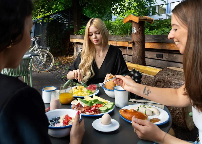 Hotell Cocoon Hauptbahnhof 4*