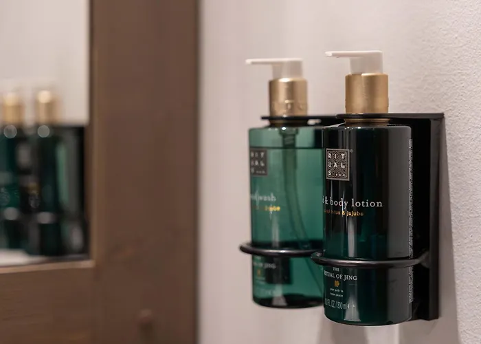 Hotell Cocoon Hauptbahnhof 4*