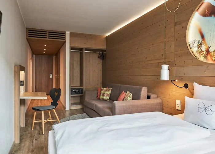 Cocoon Hauptbahnhof Hotel 4*