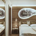 Cocoon Hauptbahnhof Hotel