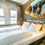 Cocoon Hauptbahnhof Hotel 4*