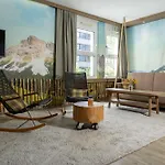 Cocoon Hauptbahnhof Hotel 4*